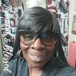 Meet your Posher, Deborah